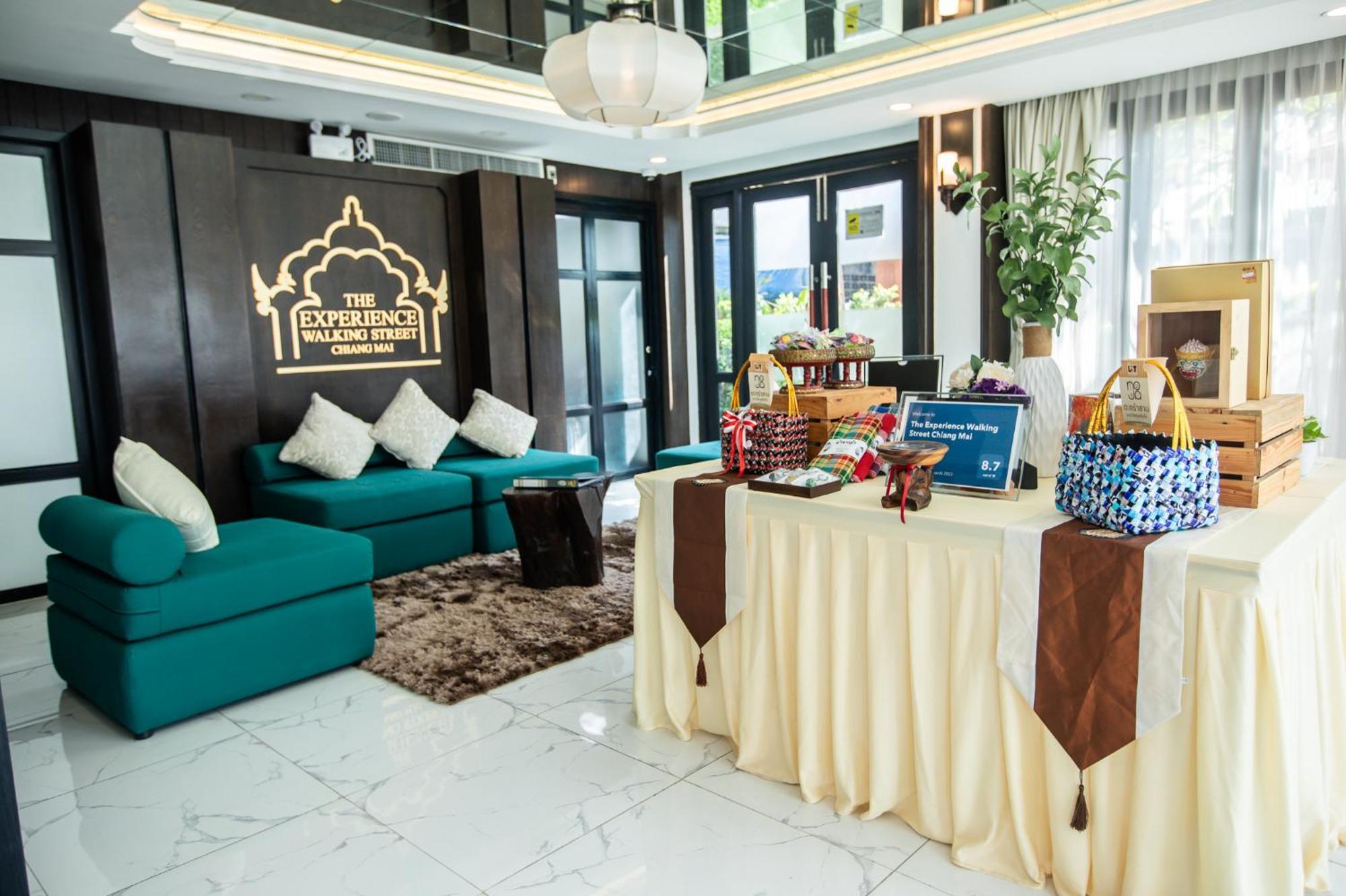 Hotel The Experience Walking Street Chiang Mai Exterior foto